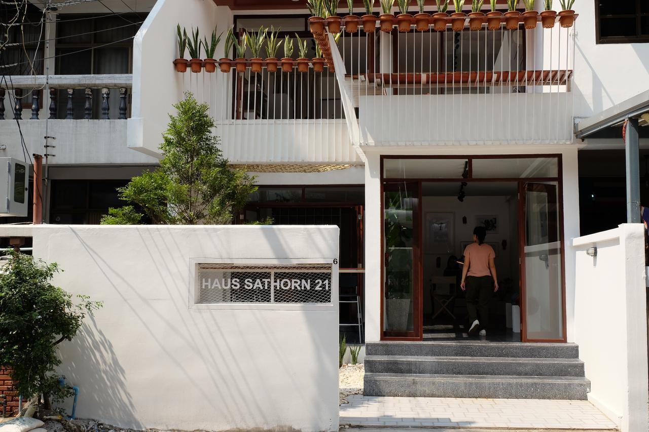 Haus Sathorn 21 Bed And Breakfast Bangkok Exterior photo